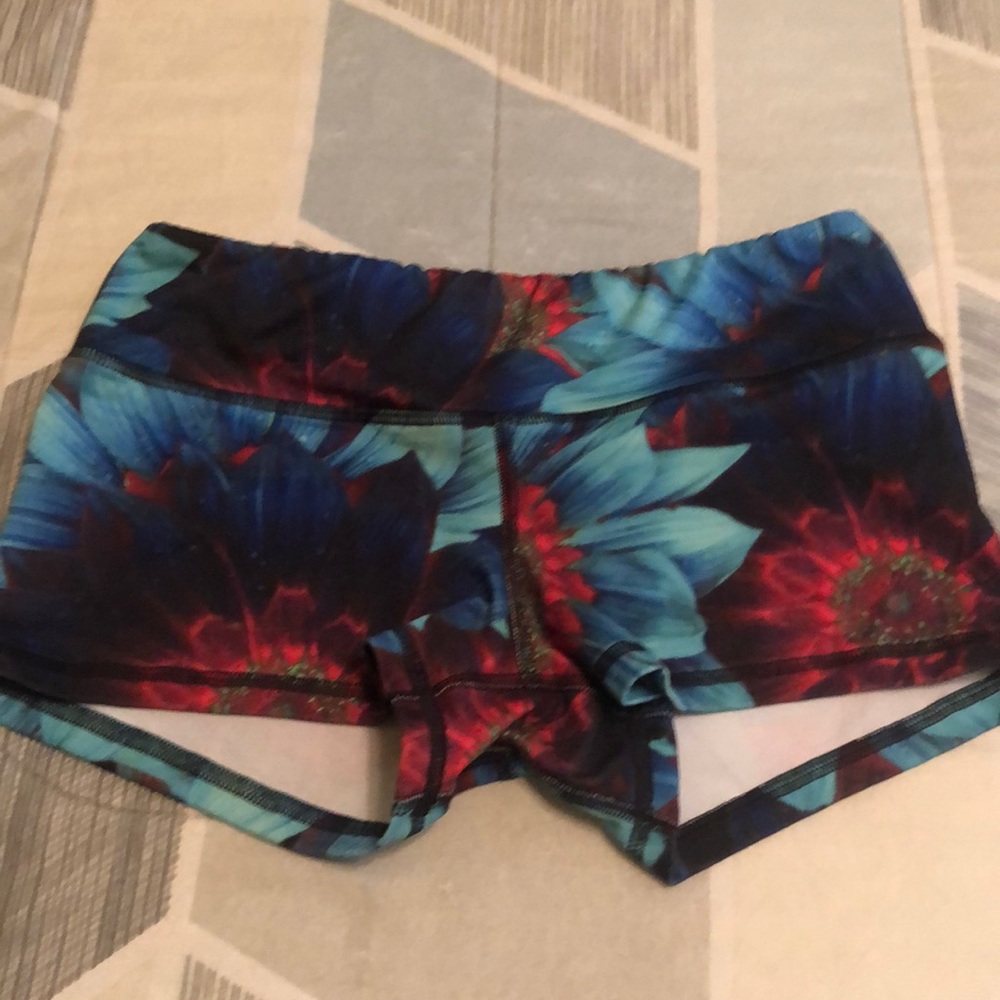 Fleo workout shorts